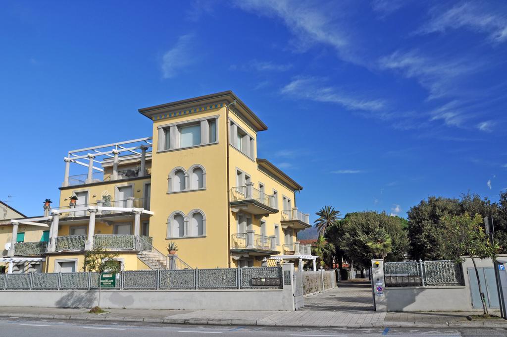 Holiday Apartments Fiumetto Marina di Pietrasanta Phòng bức ảnh